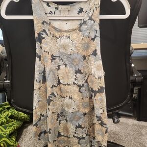 Hinge Floral Patterned Top